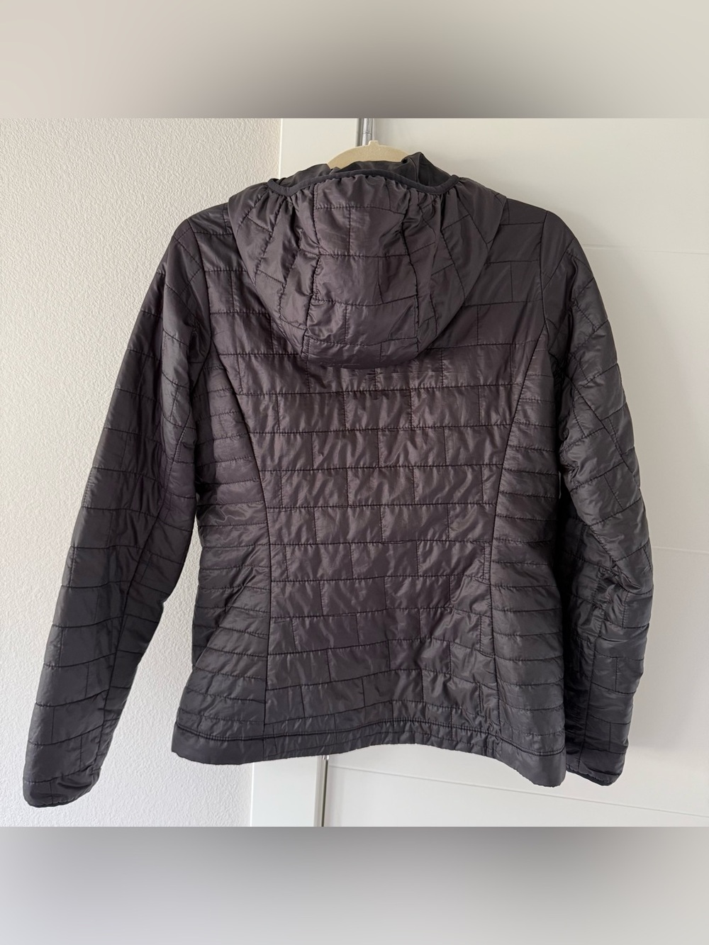 Patagonia Women's Nano Puff® Hoody - Black size Medium - Picture 5 of 5
